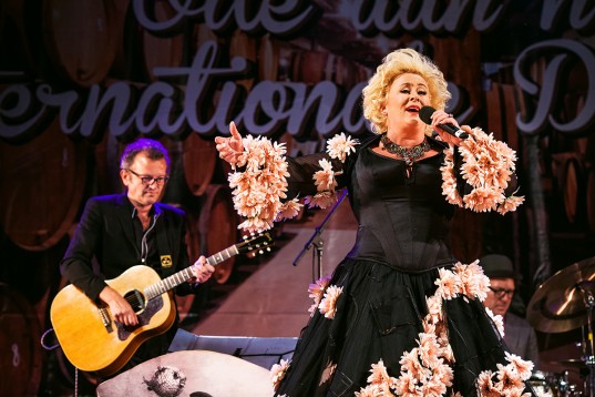 nachtvandekaap- Ode aan het internationale Drinklied met Karin Bloemen (Marc Nolte)