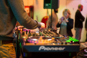 041